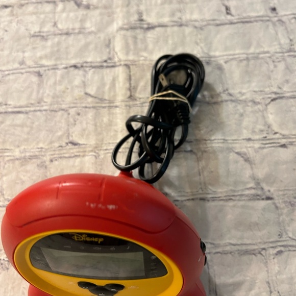 DISNEY MICKEY MOUSE ALARM RADIO DIGITAL RED/YELLOW/BLACK CLOCK - Picture 8 of 8